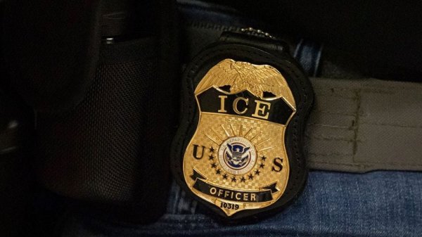 Condenan a 100 años de cárcel a hombre que participó en asalto a una instalación del ICE en Texas