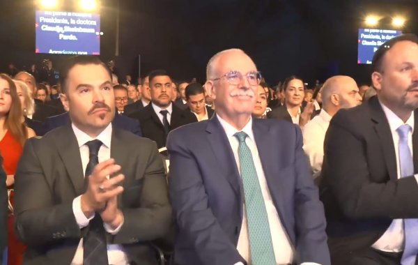 Julio Berdegué presente en el Cuarto Informe de Resultados de Maru Campos