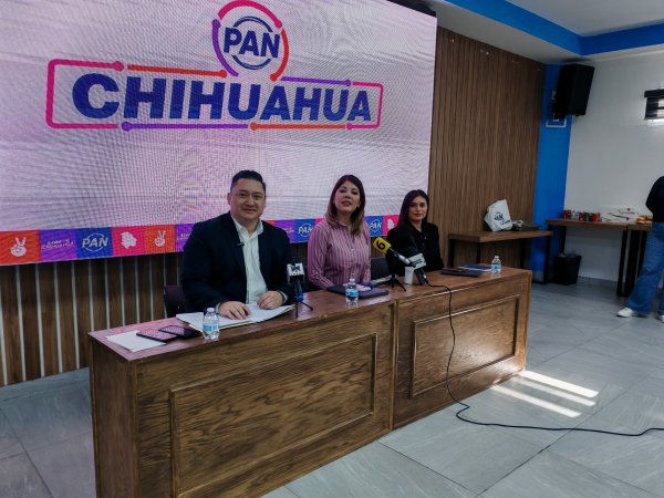 La estatura política de Andrea Chávez es “infantil”: Daniela Álvarez