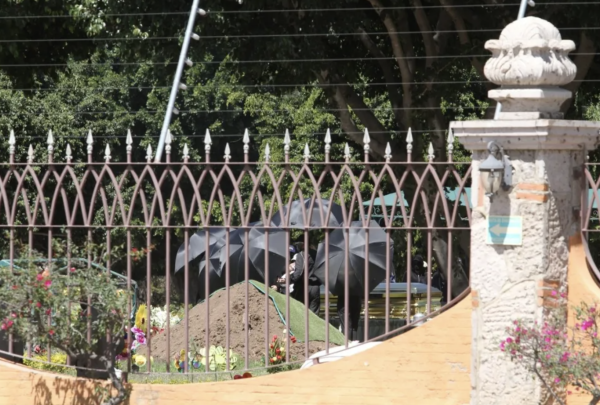 Video: Agreden a joven en el funeral de “El Mencho”