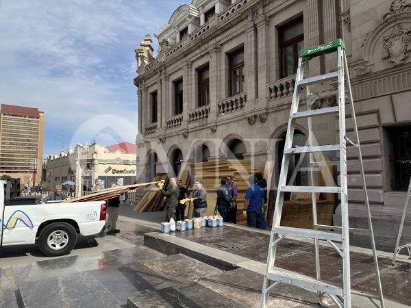 Comienzan trabajos de blindaje en Palacio Municipal previo al 8M