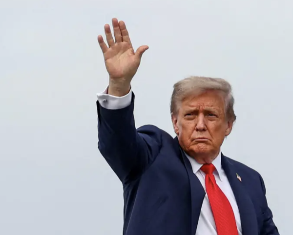 Trump afirma que EU proporcionará seguros a todo el comercio marítimo en el Golfo