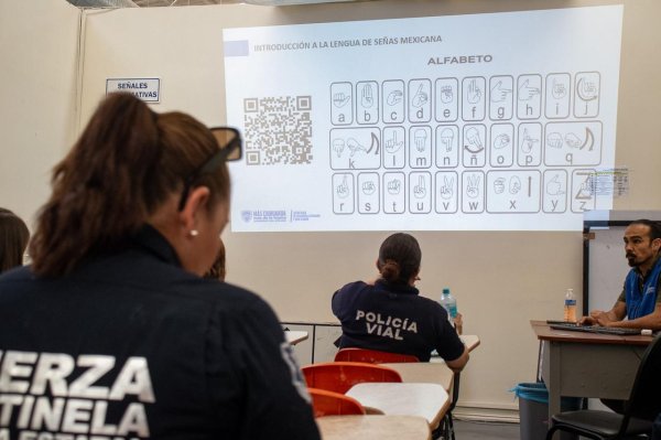 Imparte Estado taller de Lengua de Señas Mexicana a personal de la Subsecretaría de Movilidad