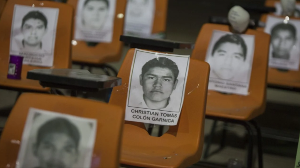 Juzgado federal ordena al Ejército entregar más de 800 folios sobre caso Ayotzinapa