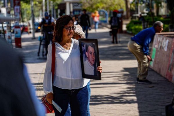 Buscar a un hijo en medio de la guerra: madres buscadoras de Sinaloa piden información de fosas clandestinas de Concordia