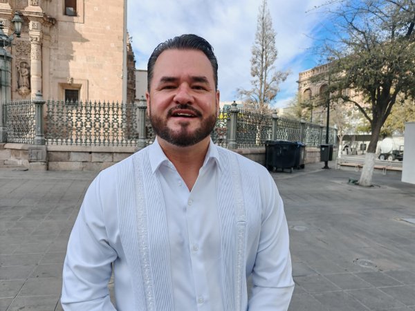 Atendí cambio de curul a Rosana, independiente de problemas: Óscar Avitia