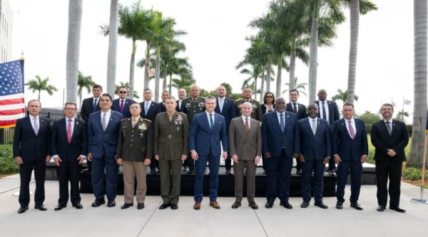 Sin invitar a México, EU firma acuerdo con 20 países de Latam contra grupos 