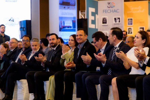 Celebra Marco Bonilla 30 años de FECHAC; continuará colaboración por las familias