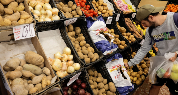 Suben precios mundiales de alimentos en febrero tras cinco meses a la baja: FAO