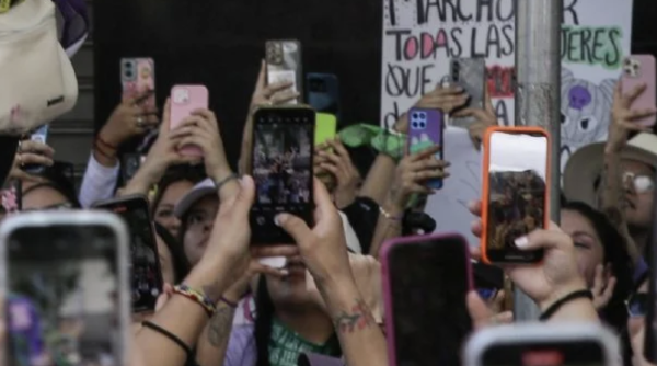 Violencia familiar y digital, los delitos más denunciados por mujeres de 18 a 30 años