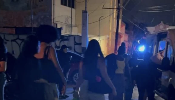 Rescatan a 39 mujeres víctimas de explotación sexual en bar de Cancún