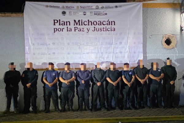 Fiscalía de Michoacán asegura que detenidos con insignias del CJNG en Ecuandureo eran “falsos policías”