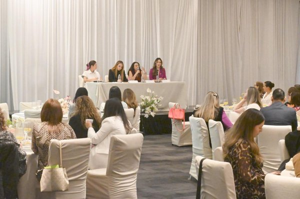 Reflexionan diputadas con colaboradoras de la ASE con motivo del 8M