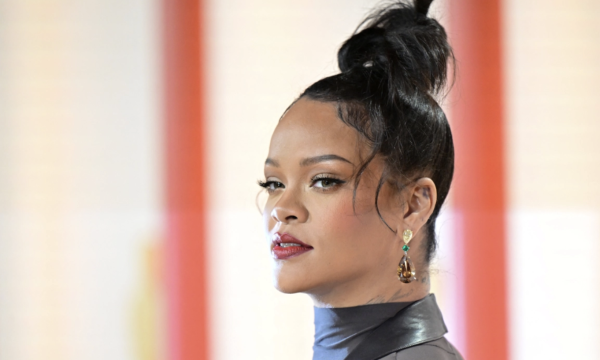 Detienen a una mujer por disparos contra mansión de Rihanna en Los Ángeles