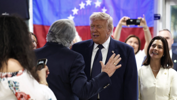 Trump: EU está eximiendo ciertas sanciones relacionadas al petróleo para garantizar suministro