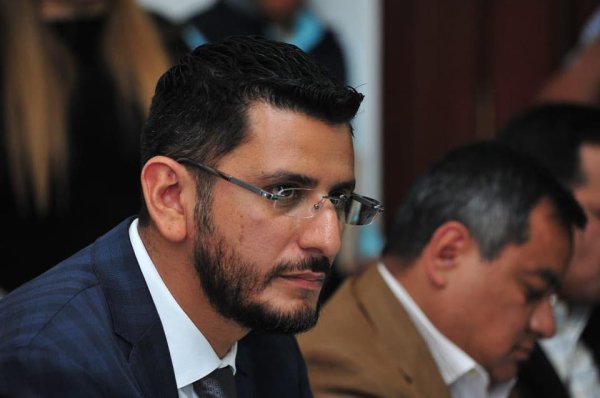 Que no me provoque: Carlos Castillo a Loera