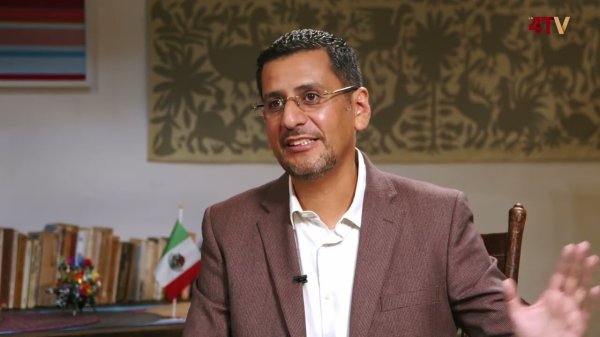 A Loera se le olvidó que fue electo senador, le quedan 3 años: Carlos Castillo