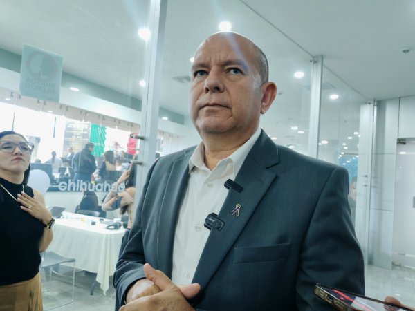 Estrada señala que Loera ya encontró quién le conteste