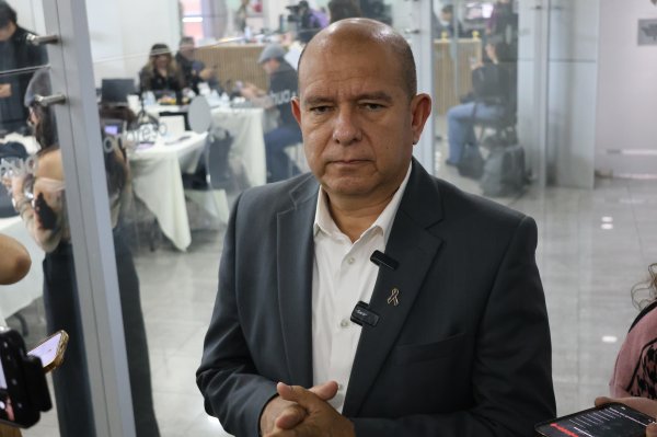 Coincide Cuauhtémoc Estrada en el destape de Mayra Chávez a alcaldía de Juárez, que anunció Castillo