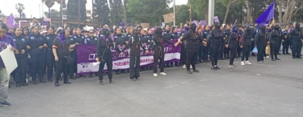 Acusan a policías de haber provocado la ruptura de contingentes en marcha del 8M en Saltillo