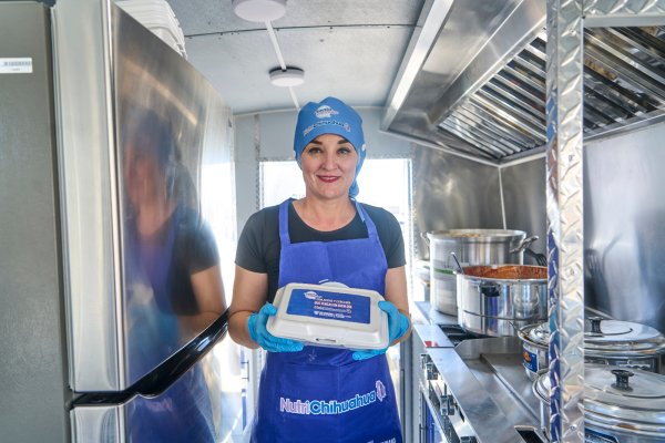 Llega comedor móvil de NutriChihuahua a colonia El Porvenir