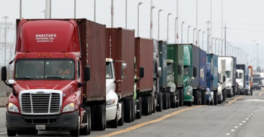 Exportaciones y ventas de camiones en México caen drásticamente en febrero; producción se desploma 49%