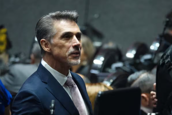 ‘Yo hice las cosas con ética’: Sergio Mayer busca regresar a San Lázaro