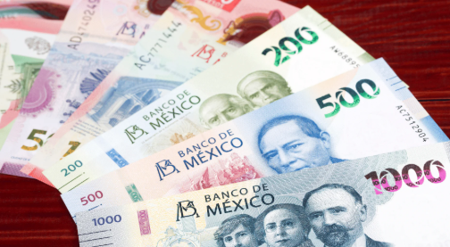 Peso mexicano se deprecia frente al dólar ante alza del petróleo por tensión entre Estados Unidos e Irán