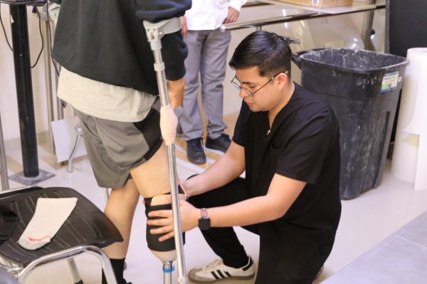 Continúa DIF Estatal con entregas de prótesis, órtesis y aparatos funcionales