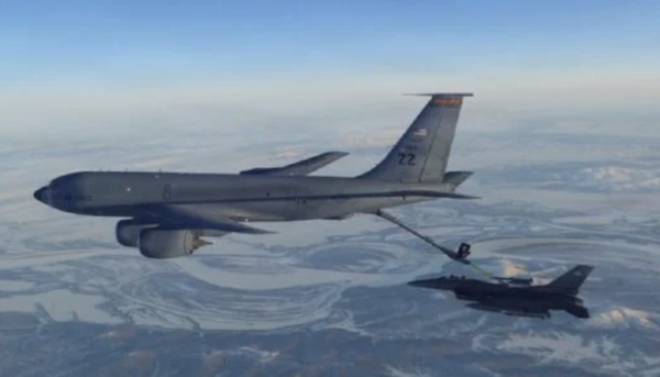 Avión de EU para reabastecimiento en vuelo se desploma en Irak