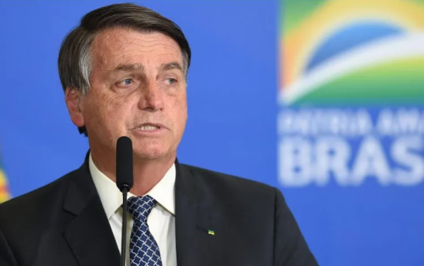 Jair Bolsonaro fue trasladado a un hospital tras sentirse mal en la cárcel