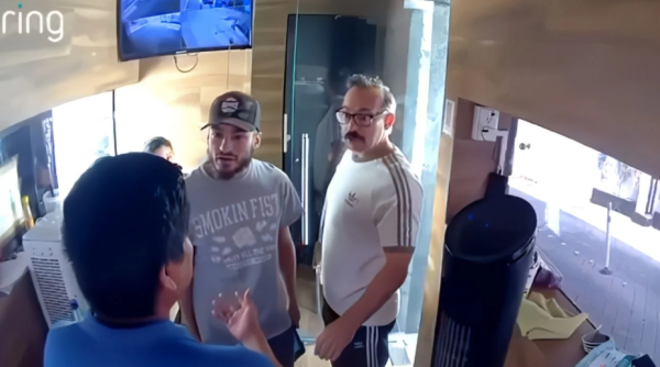 Presunto boxeador amateur golpea brutalmente a guardia de seguridad en Nuevo León (Video)