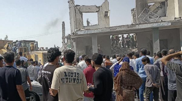 Regulador de comunicaciones de EU amenaza a medios por cobertura de guerra en Irán