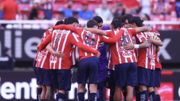 Chivas golea 3-0 a Santos Laguna; Armando “la Hormiga” González anotó doblete