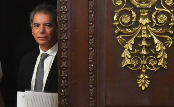 Hacienda promueve mayor cooperación entre UIF y CNBV para combatir lavado de dinero