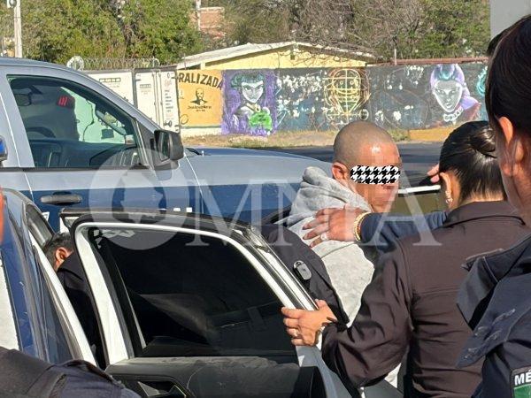 Sujeto intoxicado irrumpe en patrulla de la Policía Vial y desata movilización
