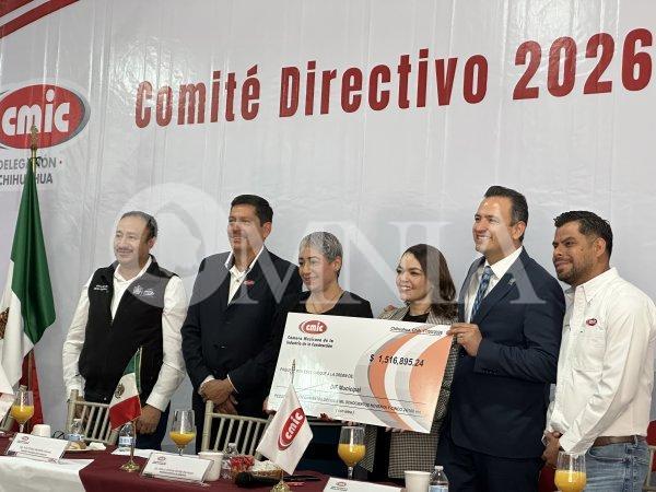 Entrega CMIC donativo para el DIF Municipal