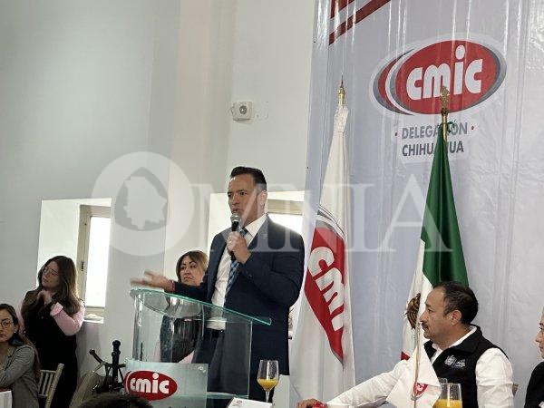 Presenta Bonilla los cinco ejes municipales a miembros de CMIC