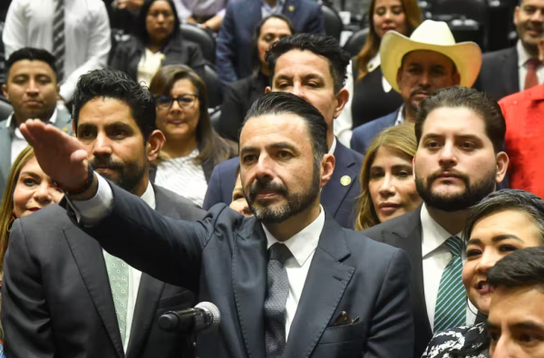 Casas y autos de lujo: el presunto enriquecimiento de Aureliano Hernández en la ASF