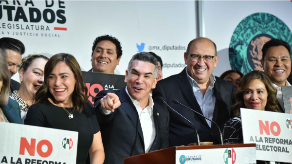 Adelantan PAN y PRI voto en contra del plan B; MC lo pensará