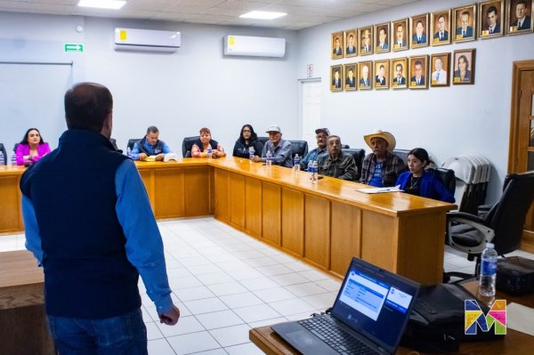 Anuncian en Meoqui financiamientos de hasta 250 mil pesos para productores ganaderos