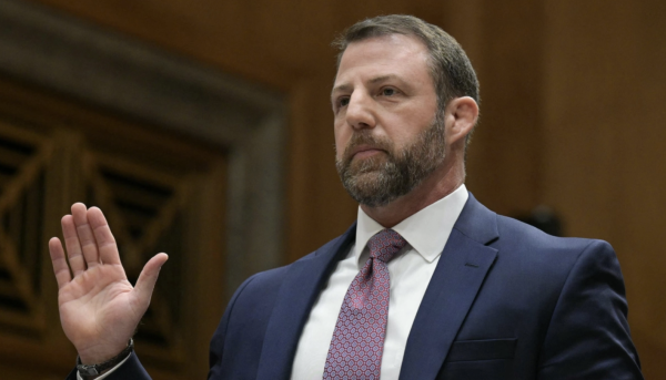 Nominado de Trump para Seguridad Nacional enfrenta duro interrogatorio por migración