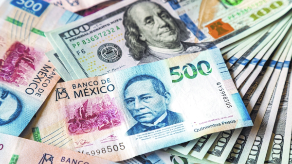 Peso mexicano avanza frente al dólar tras medidas de EU para contener avance del petróleo
