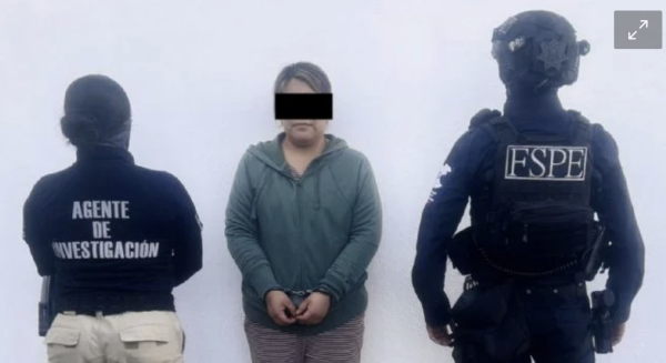 Detienen a mujer policía acusada de filtrar información a un grupo delictivo en Guanajuato