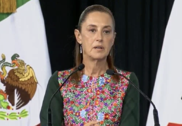 Sheinbaum admite ante banqueros que a México le falta crecer económicamente