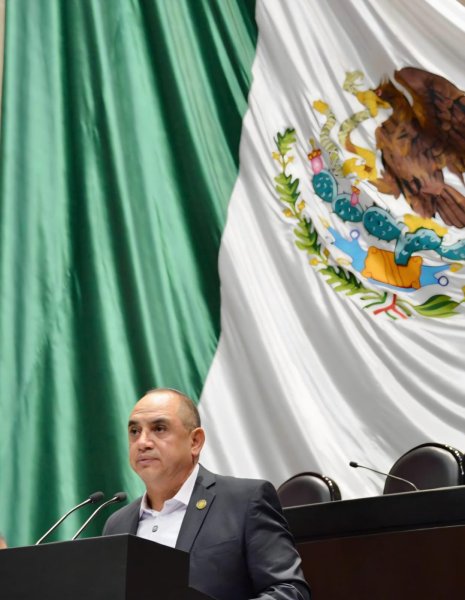 Noel Chávez impulsa reforma para modernizar el campo y afrontar la crisis hídrica