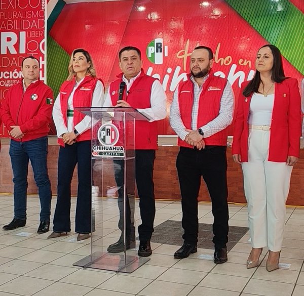 No tenemos miedo a la presidenta; tener árbitro, balón, jugadores y campo de juego, eso si está cabrón: Alex Domínguez