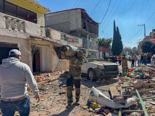 Explosión por acumulación de gas en domicilio en Coacalco deja ocho lesionados