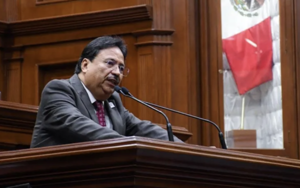 Otro patán de Morena, diputado dice: “los hombres también tenemos leche”