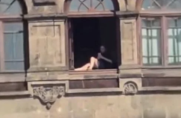 Video de mujer tomando el sol en Palacio Nacional: ¿fue real?